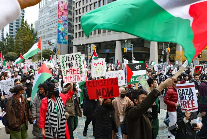 Pro-Palestine protests continue to be held across the world in solidarity with Gaza. (Photo: Can Pac Swire, via Wikimedia Commons)